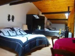 Couette-café La Plaine Enchantee 5*